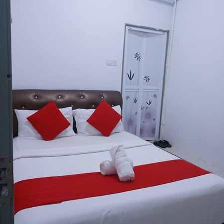 Max Ferringhi Hotel Batu Ferringhi Eksteriør billede